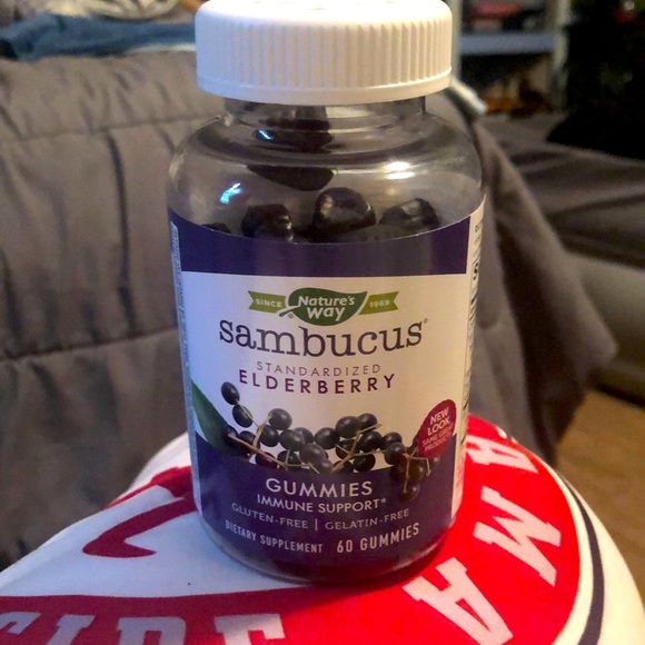 Sambucus standardized Elderberry gummies - Picture 1 of 3